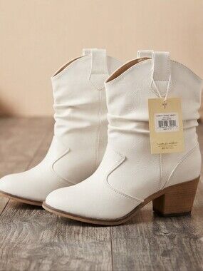 New Charles Albert Women's White Slouchy Ankle Boots Faux Leather Block Heel NWT
